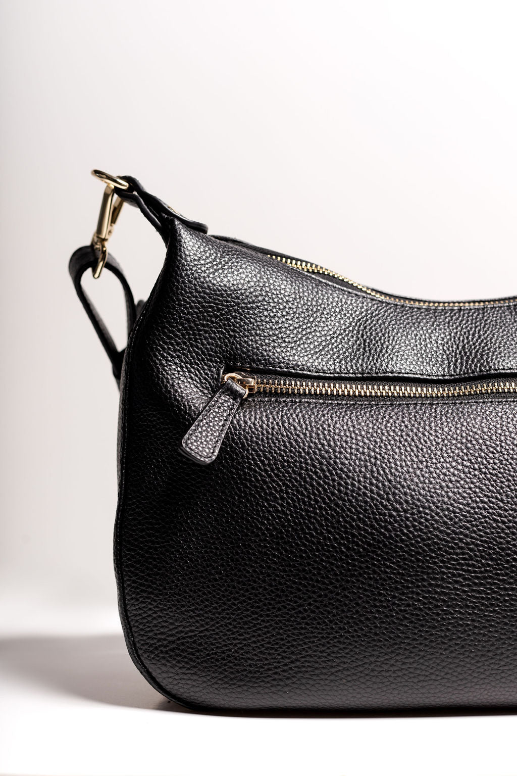 VOYGR Essential Crossbody Leather Camera Bag Close Up Gold Buckle Zipper